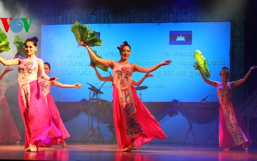 Cambodia celebrates Vietnam Culture Week 2014 - ảnh 2