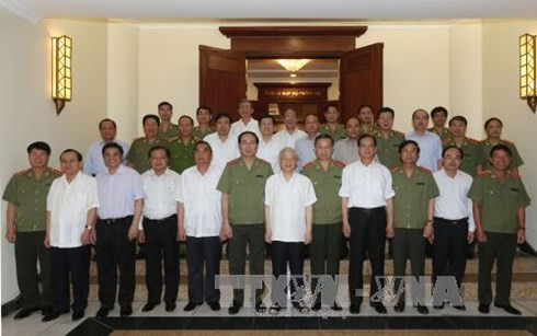Party leader urges building a strong, clean People’s Police Force - ảnh 2