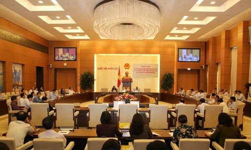 Full-time National Asembly deputies discuss revised Criminal Procedure Code - ảnh 1