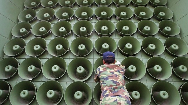 South Korea raises military alert to the highest level along the border - ảnh 1