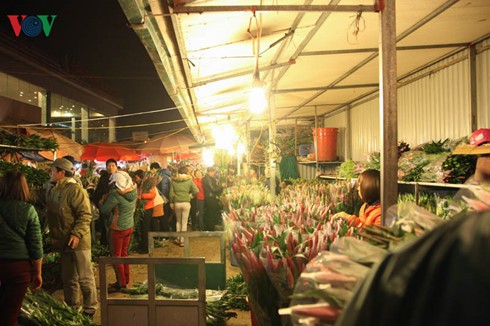 Quang Ba night flower market - ảnh 8
