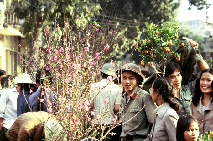 Photography Exhibition: Vietnam in the 80s - ảnh 1