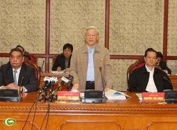 越共中央政治局与庆和省省委常务委员会座谈 - ảnh 1