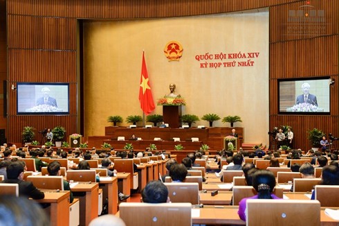 越南第十四届国会推选国家副主席和司法机关领导人 - ảnh 1