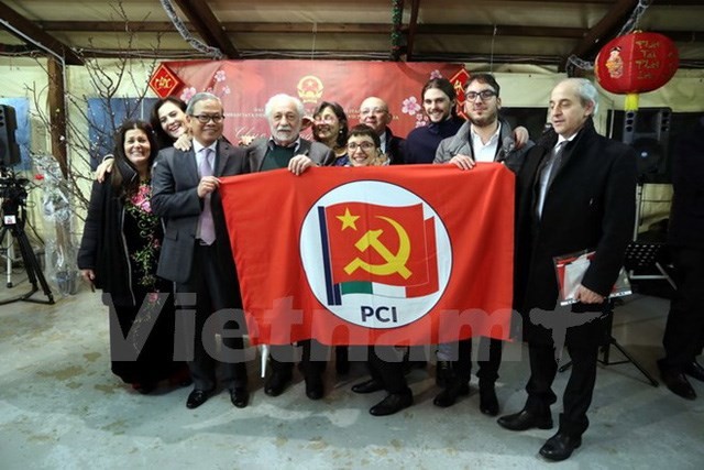 越南出席意大利共产党第一次全国代表大会 - ảnh 1