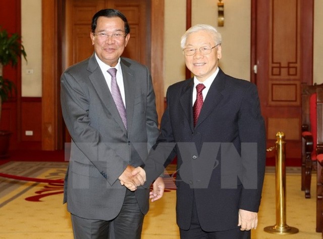 阮富仲会见柬埔寨首相洪森 - ảnh 1