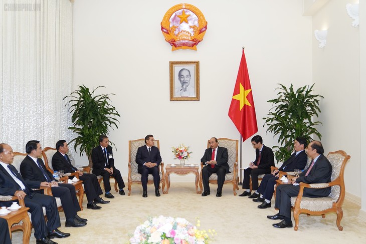 阮春福会见前来出席原越南国家主席黎德英大将国葬的柬埔寨和老挝领导人 - ảnh 1