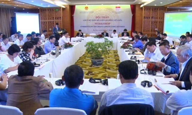 越南14届国会8次会议将审议通过《劳动法修正案（草案）》 - ảnh 1
