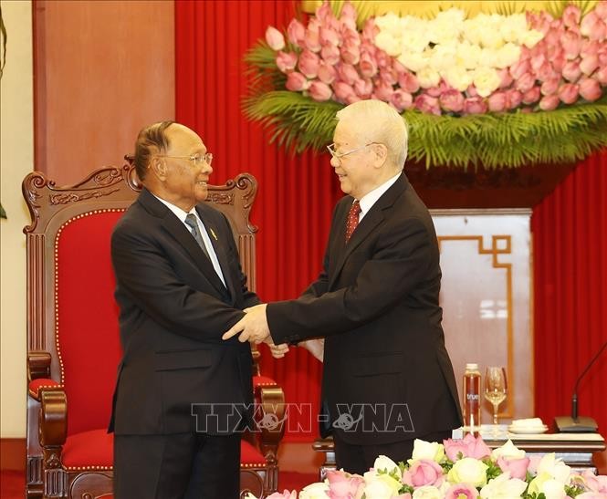越共中央总书记阮富仲会见柬埔寨国会主席韩桑林 - ảnh 1