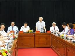KPV-Generalsekretär besucht das Ho Chi Minh-Institut für Politik und Verwaltung - ảnh 1