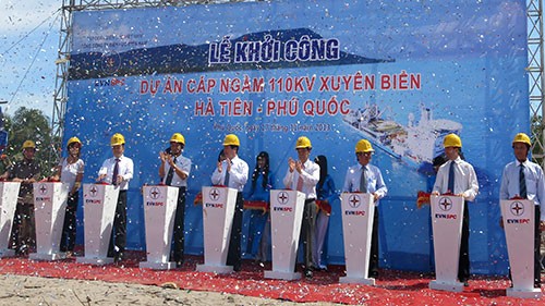 Start der Verlegung des Stromkabels auf dem Meeresgrund in Südvietnam - ảnh 1