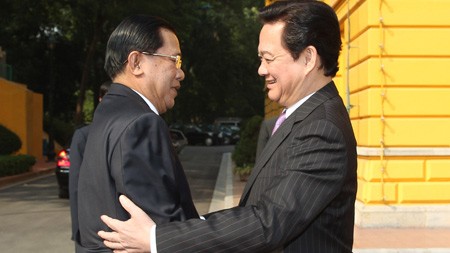 Kambodschanischer Premierminister Hun Sen beginnt Vietnambesuch - ảnh 1
