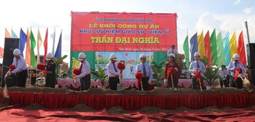 Staatspräsident Truong Tan Sang besucht Bau der Gedenkstätte von Tran Dai Nghia - ảnh 1