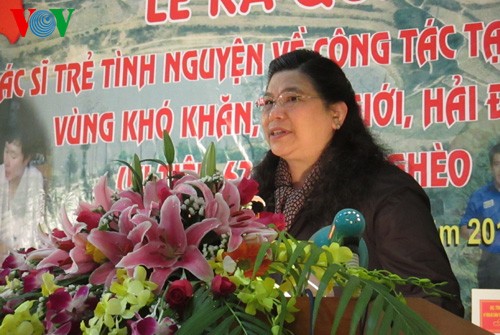 Vizeparlamentspräsidentin Tong Thi Phong empfängt parlamentarische Delegation aus Laos - ảnh 1