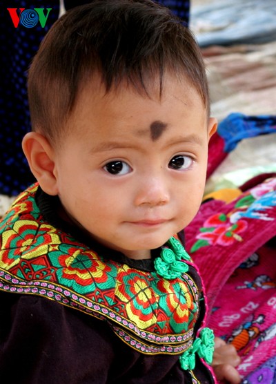 Kinderaugen im vietnamesischen Hochland - ảnh 8