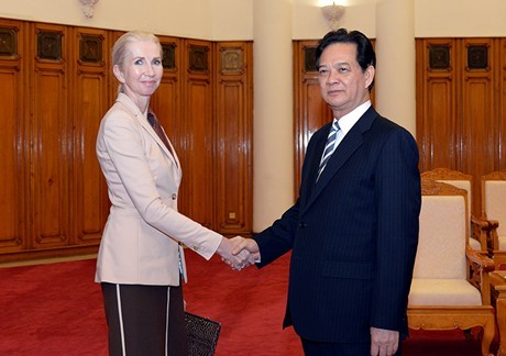 Premierminister Nguyen Tan Dung empfängt norwegische Botschafterin - ảnh 1