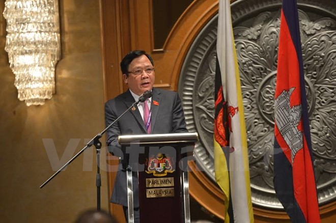 Vietnam ruft AIPA zur Unterstützung des Aufbaus der ASEAN-Gemeinschaft auf - ảnh 1