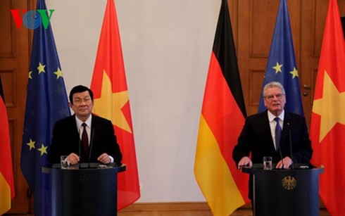 Gespräch zwischen den Staatschefs Vietnams und Deutschlands - ảnh 1