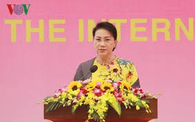 Parlamentspräsidentin Nguyen Thi Kim Ngan empfängt myanmarischen General Min Aung Hlaing - ảnh 1