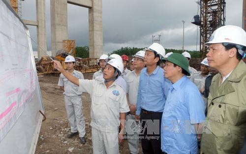 Vizepremierminister Vuong Dinh Hue besucht Quang Ninh - ảnh 1
