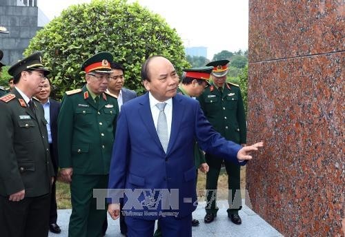 Premierminister Nguyen Xuan Phuc besucht Verwaltungsabteilung des Ho Chi Minh Mausoleums - ảnh 1