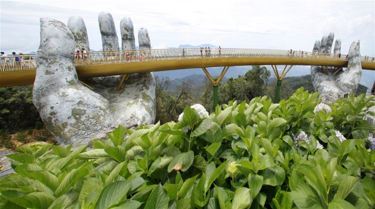 Cau Vang (Goldene Brücke) – Ein Bauwunder in Ba Na Hills - ảnh 2