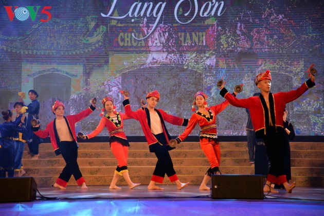 Eröffnung des Festivals der Kultur, des Sports und des Tourismus der verschiedenen Volksgruppen im Nordosten Vietnams - ảnh 9