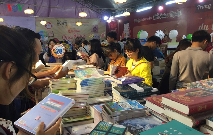 Eröffnung des Büchermarktes in Danang - ảnh 1