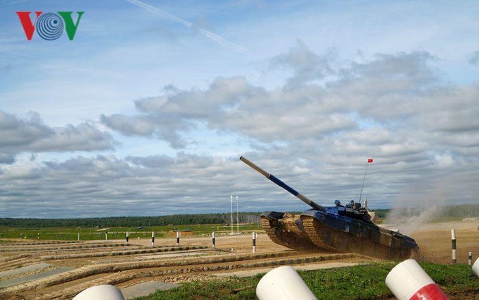 Army Games 2019: Vietnam nimmt 2. Rang beim Panzerrennen ein - ảnh 1
