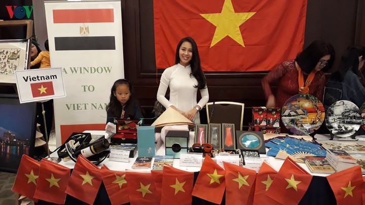 Eindruck Vietnams auf der internationalen Messe für Wohltätigkeiten in Kairo - ảnh 1
