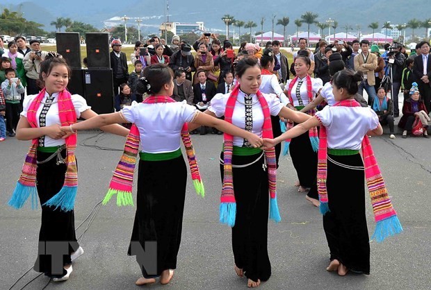 Bewahrung und Förderung des “Xoe Tanz” der Thai - ảnh 1
