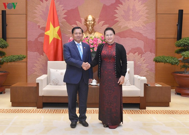 Parlamentspräsidentin Nguyen Thi Kim Ngan empfängt Befehlthaber der myanmarischen Streitskräfte - ảnh 1