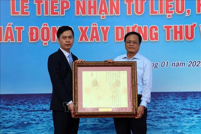 Danang erhält Dokumente und Exponate zur Bekräftigung der Souveränität Vietnams auf Inselgruppe Hoang Sa - ảnh 1