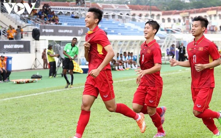 Fußballmeisterschaften in Vietnam könnten wegen COVID-19-Pandemie abgesagt werden - ảnh 1