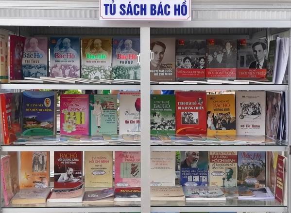 Binh Thuan baut Bücherregal über Präsident Ho Chi Minh - ảnh 1