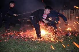 Fest zum Feuertanz der Roten Dao ist als immaterielles Nationalkulturerbe anerkannt worden - ảnh 1