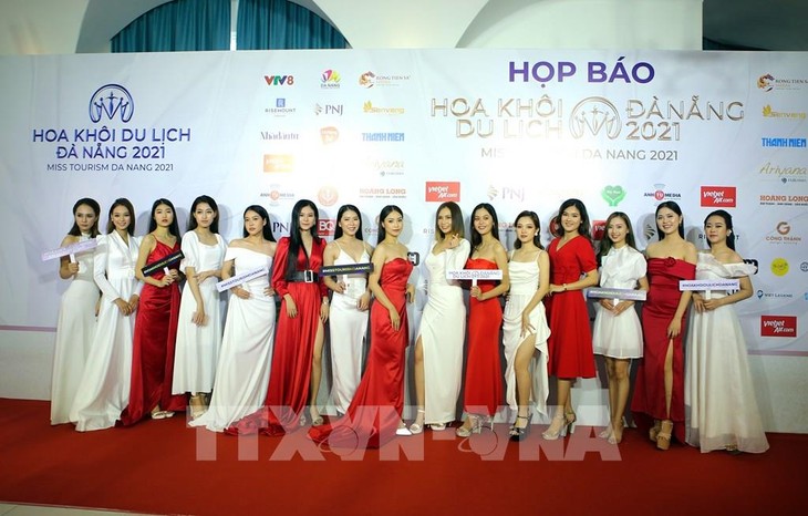 Start des Schönheitswettbewerbs der Touristinnen in Danang 2021 - ảnh 1
