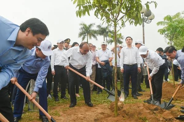 Premierminister Nguyen Xuan Phuc besucht Nghe An - ảnh 1