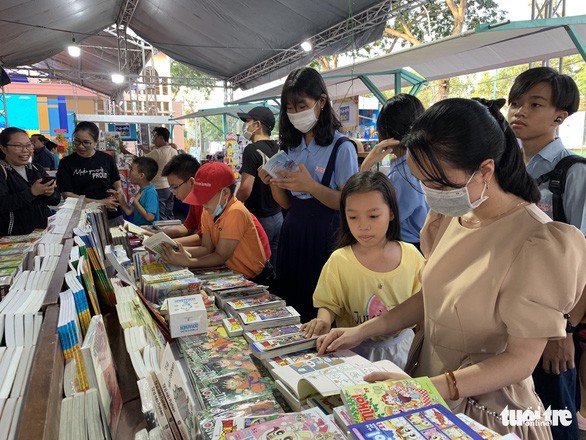 Aktivitäten zum Tag der Bücher in Vietnam - ảnh 1