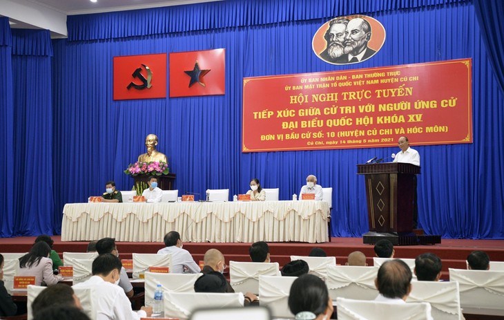Staatspräsident Nguyen Xuan Phuc: Abgeordnete müssen den Lebensstandard der Bürger verbessern - ảnh 1