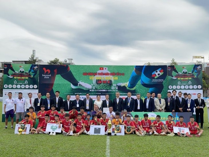 Meister von J.League 1 gründet Fußball-Akademie in Vietnam - ảnh 1
