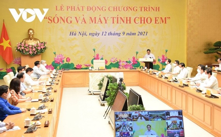 Premierminister Pham Minh Chinh startet Programm “Wifi und Computer für Schüler” - ảnh 1