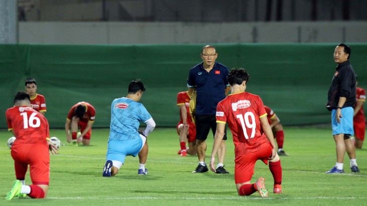 Weltpresse vergleichen Fußballmannschaften aus China und Vietnam  - ảnh 1