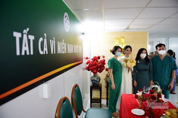 Einzigartige Hochzeiten in Vietnam während der COVID-19-Pandemie - ảnh 8