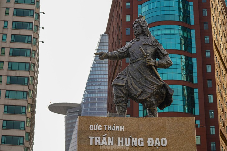 Einweihung der Statue von Heiligen Tran Hung Dao in Ho Chi Minh Stadt - ảnh 1