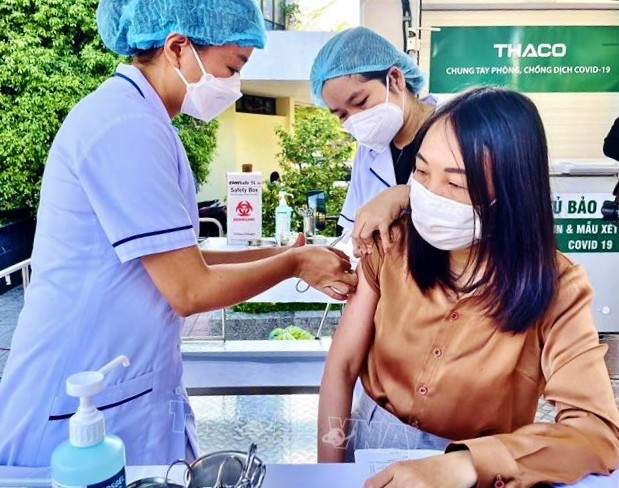 Vietnam hat am Sonntag 1.477 neue COVID-19-Infizierte registriert - ảnh 1