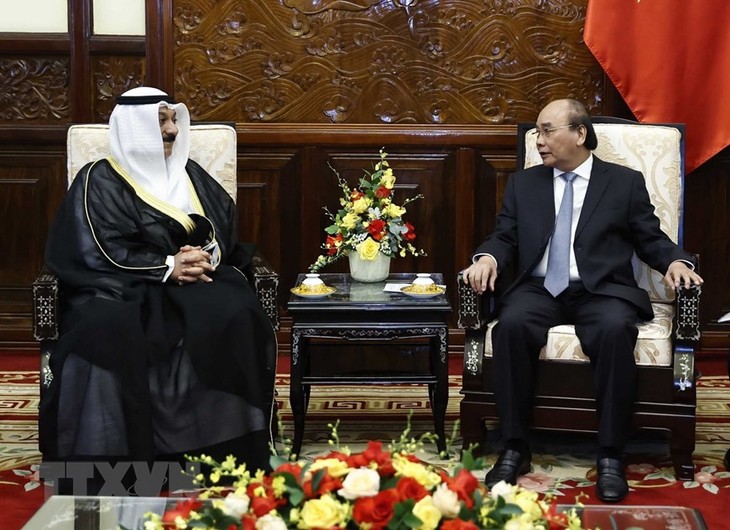Staatspräsident Nguyen Xuan Phuc empfängt Botschafter aus Kuwait   und Israel - ảnh 1