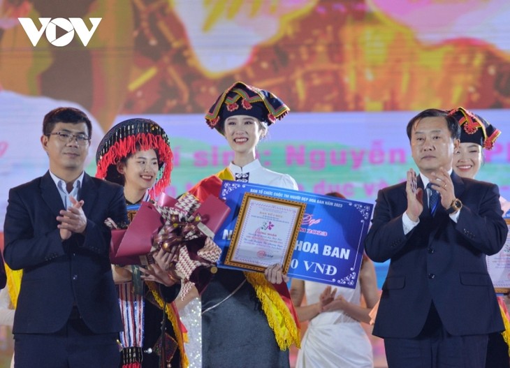 Nguyen Thi Phuong Uyen zur Miss Bauhinie 2023 gekürt - ảnh 1