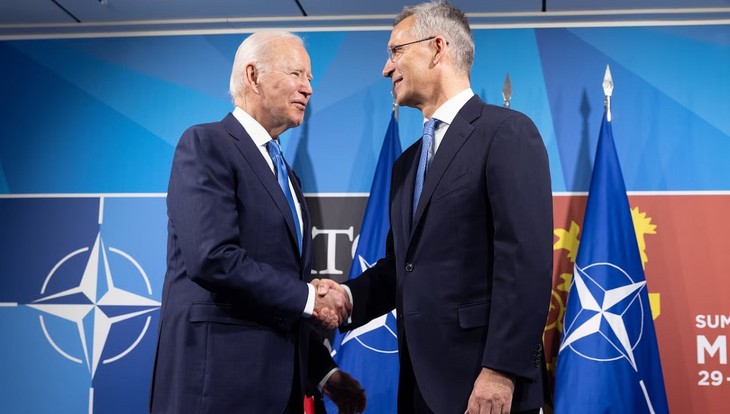 Weißes Haus informiert über Treffen zwischen US-Präsident Joe Biden und NATO-Generalsekretär  - ảnh 1