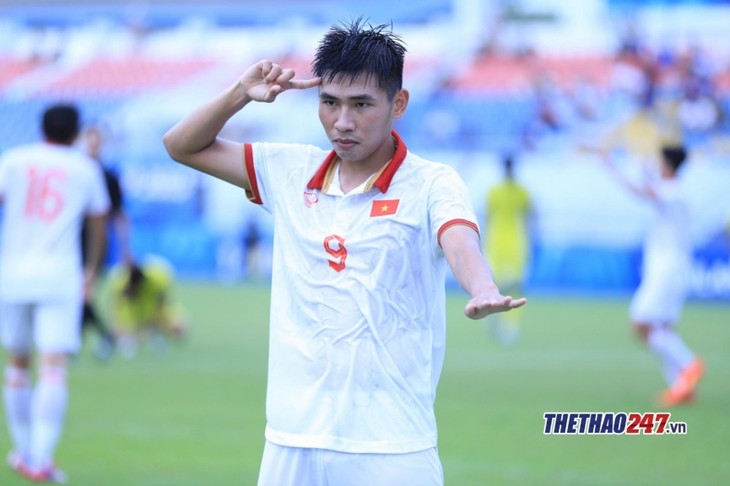  Vietnamesische U23-Fußballmannschaft steht im Finale gegen Indonesien - ảnh 1